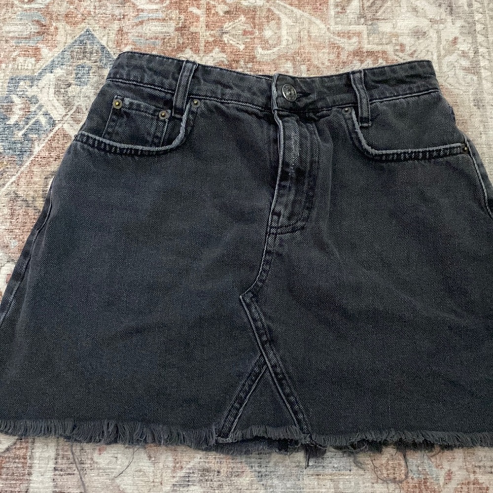 urban outfitters jean skirt small